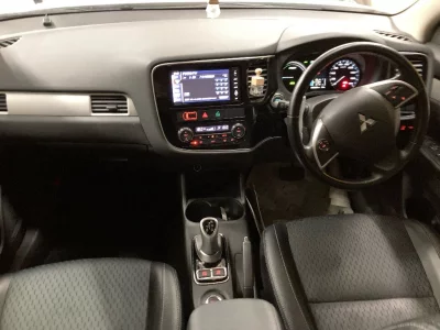 MITSUBISHI OUTLANDER PHEV