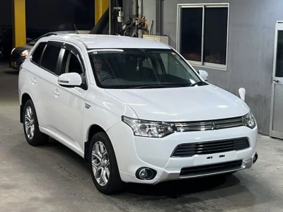MITSUBISHI OUTLANDER PHEV