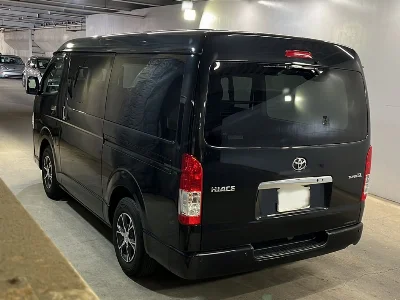 TOYOTA HIACE VAN