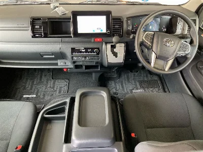 TOYOTA HIACE VAN