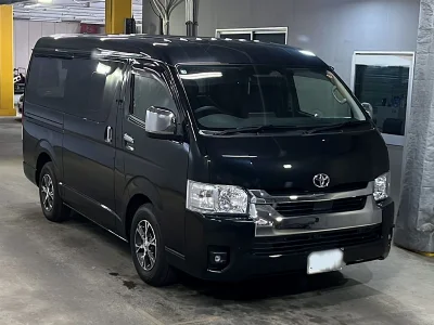 TOYOTA HIACE VAN