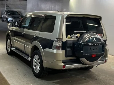 MITSUBISHI PAJERO