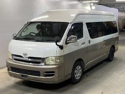 TOYOTA HIACE