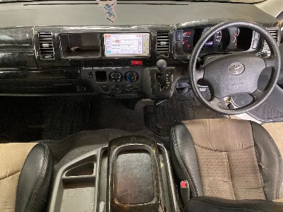 TOYOTA HIACE