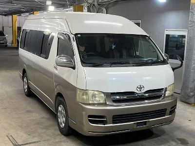 TOYOTA HIACE