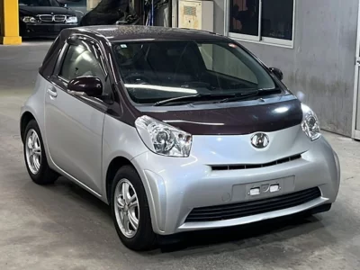 Toyota iQ