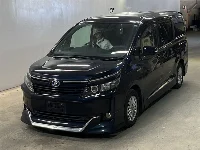 Цена авто Toyota Voxy с аукционов Японии, номер кузова ZWR80G, пробег 172 000, оценка 2