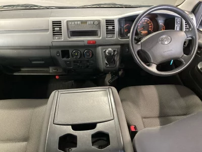TOYOTA HIACE VAN