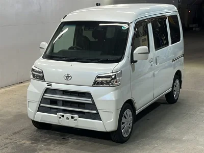 TOYOTA PIXIS VAN