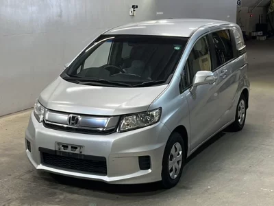 HONDA FREED SPIKE