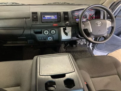 TOYOTA REGIUS VAN