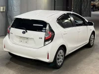 Цена авто Toyota Aqua с аукционов Японии, номер кузова NHP10, пробег 146 000, оценка 8