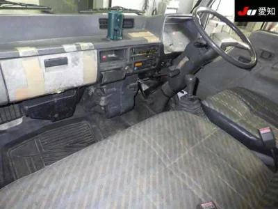 MITSUBISHI CANTER