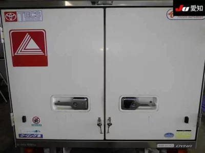 TOYOTA DYNA
