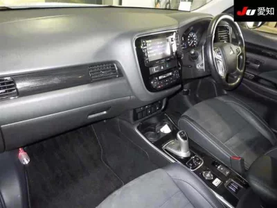 MITSUBISHI OUTLANDER PHEV