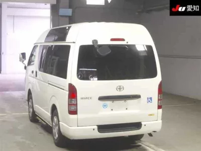 TOYOTA HIACE VAN