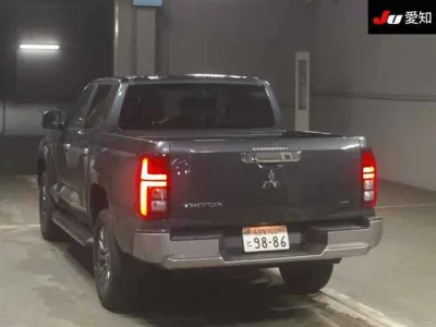 MITSUBISHI TRITON