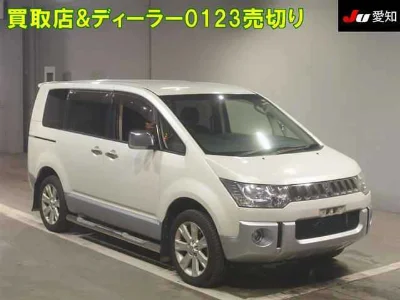 MITSUBISHI DELICA D5
