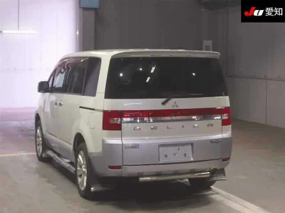 MITSUBISHI DELICA D5