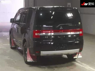 MITSUBISHI DELICA D5