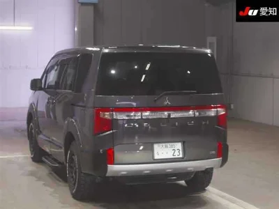 MITSUBISHI DELICA D5