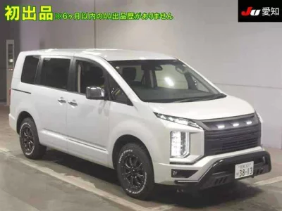 MITSUBISHI DELICA D5