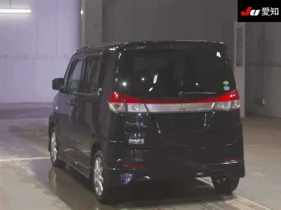 MITSUBISHI DELICA D2