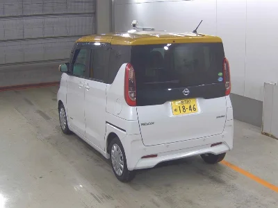 NISSAN ROOX