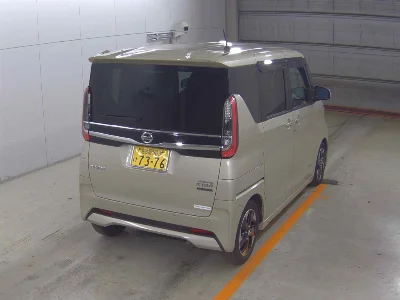 NISSAN ROOX