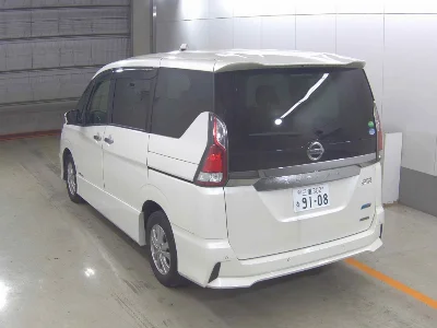 Статистика аукционов Nissan Serena
