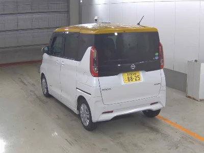 NISSAN ROOX