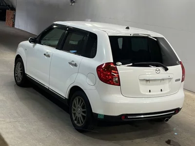 MAZDA VERISA