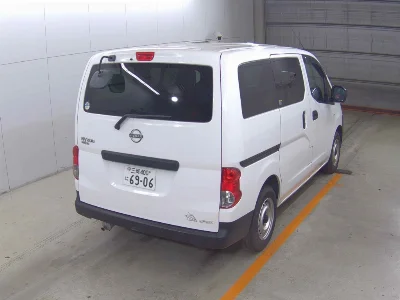 NISSAN NV200