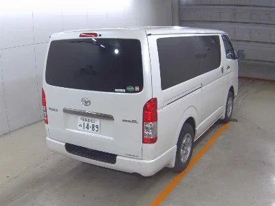 TOYOTA HIACE VAN
