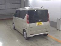 Цена авто Nissan Roox с аукционов Японии, номер кузова B44A, пробег 38 000, оценка 8