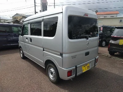 NISSAN CLIPPER VAN