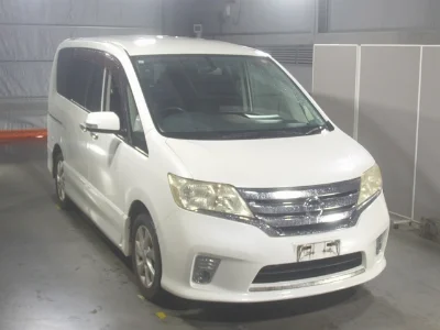 NISSAN SERENA
