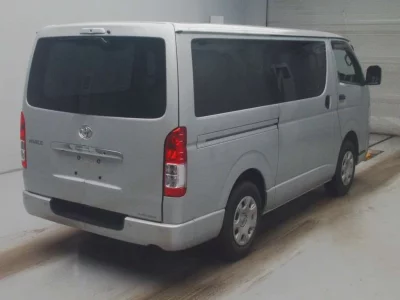 TOYOTA HIACE VAN