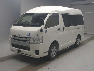 TOYOTA REGIUS VAN