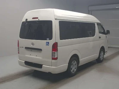 TOYOTA REGIUS VAN