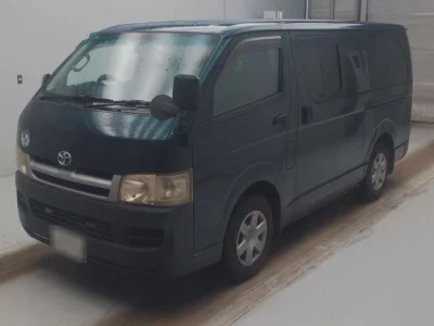 TOYOTA HIACE VAN