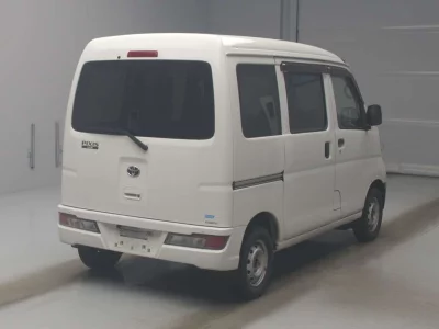 TOYOTA PIXIS VAN