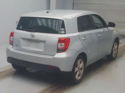TOYOTA IST