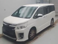 Цена авто Toyota Voxy с аукционов Японии, номер кузова ZRR80W, пробег 140 000, оценка 2