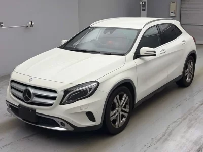 MERCEDES BENZ GLA