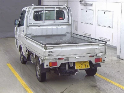 NISSAN CLIPPER TRUCK