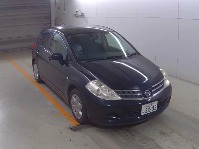 NISSAN TIIDA