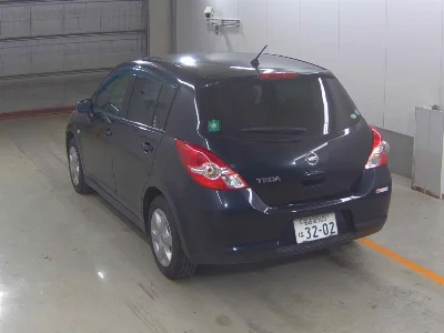 NISSAN TIIDA