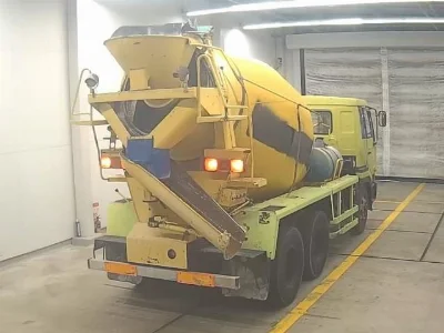 NISSAN UD