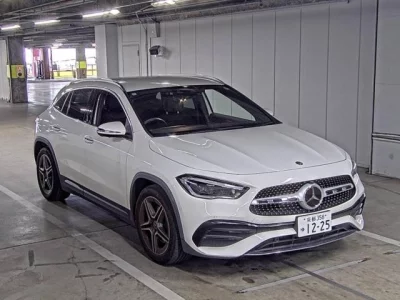 MERCEDES BENZ GLA